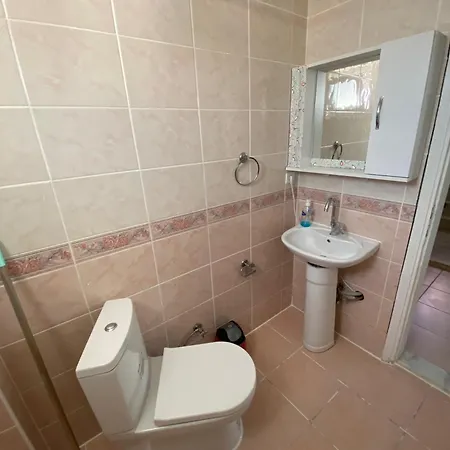 Apartamento Esyali Guenluek Kiralik