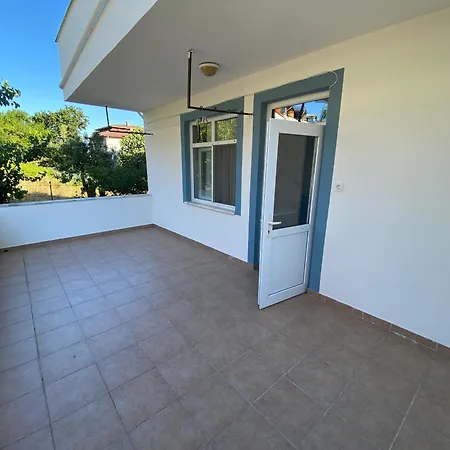 Apartamento Esyali Guenluek Kiralik *